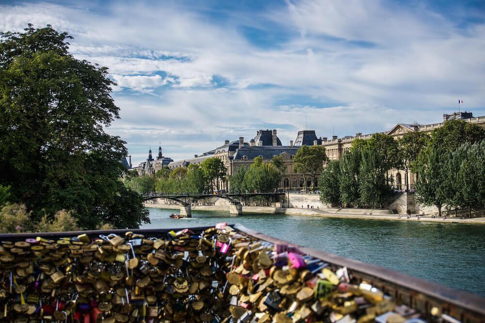 10 Common Scams in Paris - And How to Avoid Them – Go Guides