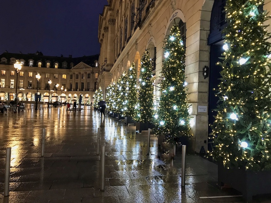 Le Marais at Christmas: Lights, Illuminations & Places to Visit